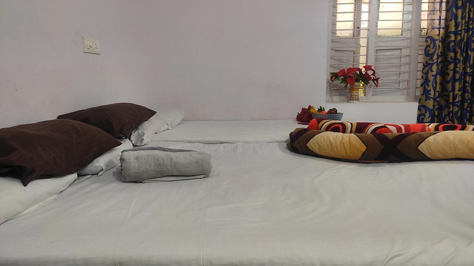 Adh Amilia Gardens Hotel Narasimharaja Puram Ngoại thất bức ảnh